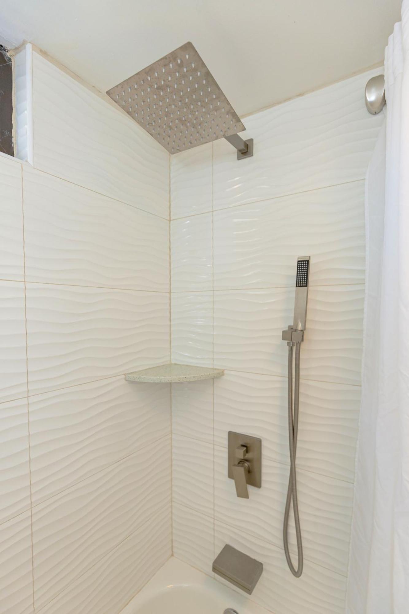 Renovated Ocean View Suite, Near Beach, Free Parking Гонолулу Экстерьер фото